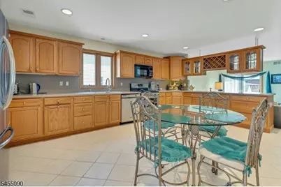 214 Van Buren St, Lyndhurst Township, NJ 07071 - Photo 11