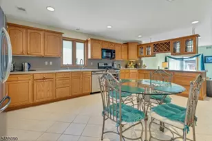 214 Van Buren St, Lyndhurst Township, NJ 07071 - Photo 11