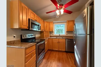 7 Cottage Ave, Roxbury Township, NJ 07850 - Photo 11