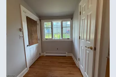 7 Cottage Ave, Roxbury Township, NJ 07850 - Photo 9