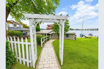 7 Cottage Ave, Roxbury Township, NJ 07850 - Photo 7