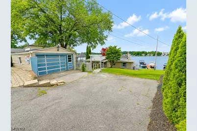 7 Cottage Ave, Roxbury Township, NJ 07850 - Photo 9
