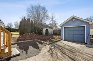1252 Magnolia Pl, Union Township, NJ 07083 - Photo 15