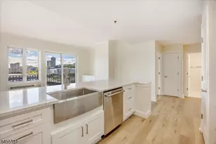 6315 City Pl, Edgewater, NJ 07020 - Photo 3