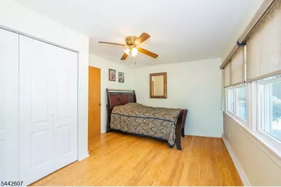 335 Elmira Trl, Hopatcong, NJ 07843 - Photo 17