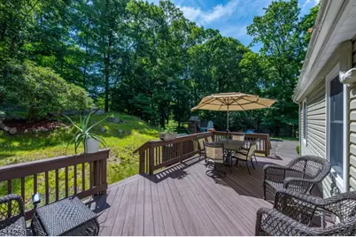335 Elmira Trl, Hopatcong, NJ 07843 - Photo 25