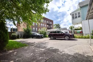35 Hilton St, Clifton, NJ 07011 - Photo 5