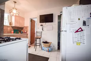 35 Hilton St, Clifton, NJ 07011 - Photo 9