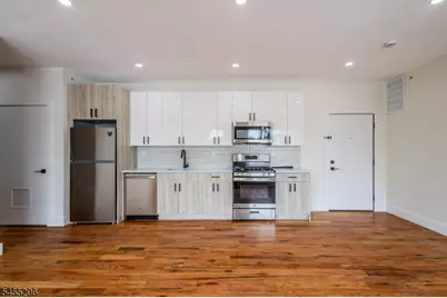 145 Roseville Ave #3, Newark, NJ 07107 - Photo 17