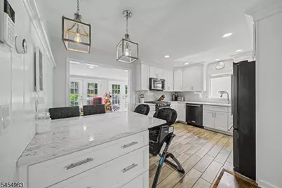 91 Lynwood Rd, Verona, NJ 07044 - Photo 9