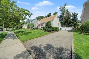 91 Lynwood Rd, Verona, NJ 07044 - Photo 3