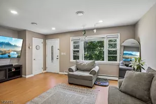 89 Knolls Rd, Bloomingdale, NJ 07403 - Photo 7