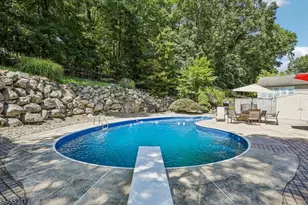 89 Knolls Rd, Bloomingdale, NJ 07403 - Photo 29