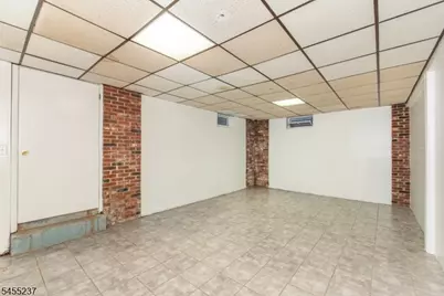 44 Daniels Dr, Clifton, NJ 07013 - Photo 25