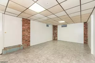 44 Daniels Dr, Clifton, NJ 07013 - Photo 25