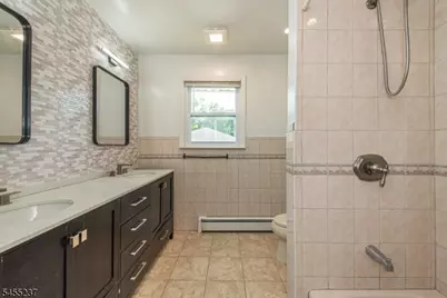 44 Daniels Dr, Clifton, NJ 07013 - Photo 13