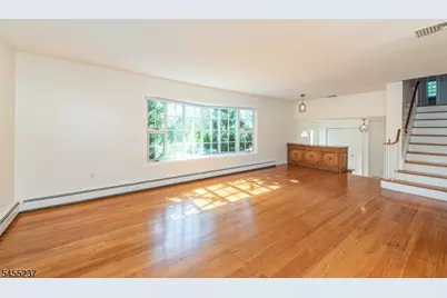 44 Daniels Dr, Clifton, NJ 07013 - Photo 5