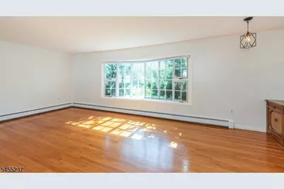 44 Daniels Dr, Clifton, NJ 07013 - Photo 7