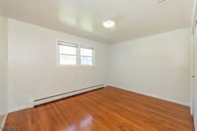 44 Daniels Dr, Clifton, NJ 07013 - Photo 15