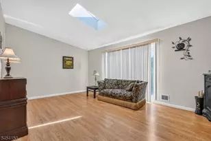 910 Spruce Hills Dr, Glen Gardner, NJ 08826 - Photo 5