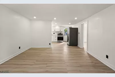 107 Oak Grove Rd, Raritan Township, NJ 08822 - Photo 7