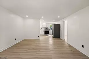 107 Oak Grove Rd, Raritan Township, NJ 08822 - Photo 7