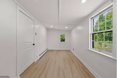 107 Oak Grove Rd, Raritan Township, NJ 08822 - Photo 13