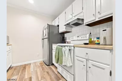 971 Bloomfield Ave #C-1, Glen Ridge, NJ 07028 - Photo 3