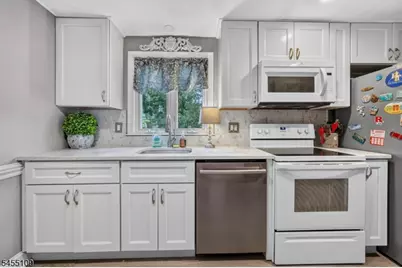 330 Hemlock Ave, Garwood, NJ 07027 - Photo 11