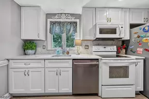 330 Hemlock Ave, Garwood, NJ 07027 - Photo 11
