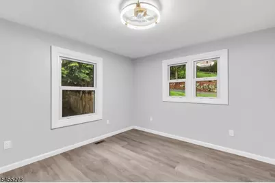 19 Sutton Rd, Hopatcong, NJ 07843 - Photo 15