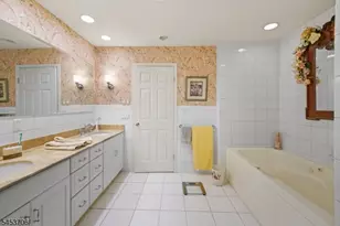 21 Berkeley Square Condo, Berkeley Heights Township, NJ 07922 - Photo 29