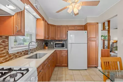 13 Briarwood Dr, Franklin Township, NJ 08873 - Photo 9