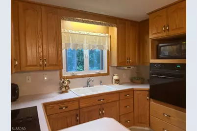 3 Illinois Trl, Hopatcong, NJ 07843 - Photo 5