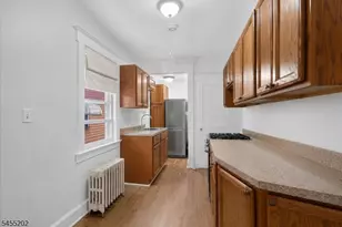 7 Laurel Pl, East Rutherford, NJ 07073 - Photo 3