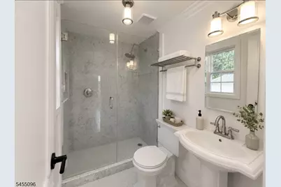 135 Washington Ave, West Caldwell, NJ 07006 - Photo 15