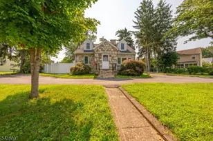 136 Glendale Dr, Ewing Township, NJ 08618 - Photo 3