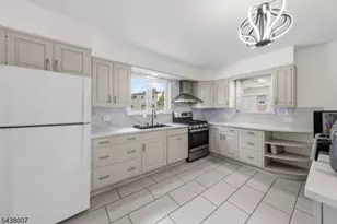 136 Glendale Dr, Ewing Township, NJ 08618 - Photo 9