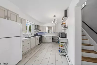136 Glendale Dr, Ewing Township, NJ 08618 - Photo 11