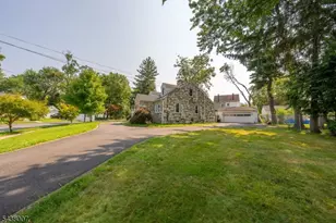 136 Glendale Dr, Ewing Township, NJ 08618 - Photo 5
