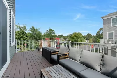 62 Parkside Ln, Teaneck Township, NJ 07666 - Photo 35
