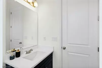 62 Parkside Ln, Teaneck Township, NJ 07666 - Photo 29