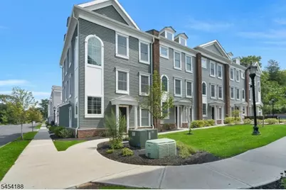 62 Parkside Ln, Teaneck Township, NJ 07666 - Photo 1