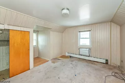 385 E 41st St, Paterson, NJ 07504 - Photo 17
