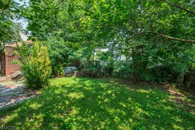 385 E 41st St, Paterson, NJ 07504 - Photo 23