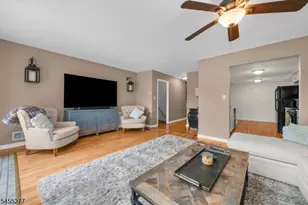 35 Chelsea Cir, Raritan Township, NJ 08822 - Photo 7