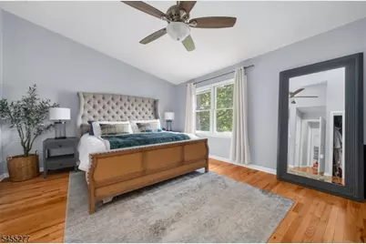 35 Chelsea Cir, Raritan Township, NJ 08822 - Photo 13