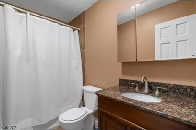 35 Chelsea Cir, Raritan Township, NJ 08822 - Photo 19