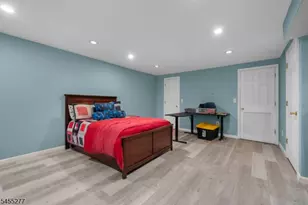 35 Chelsea Cir, Raritan Township, NJ 08822 - Photo 21