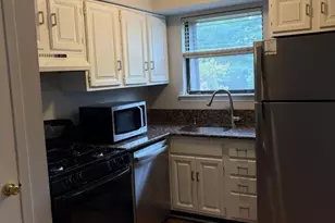 806 Yorkshire Dr, Raritan Township, NJ 08822 - Photo 3